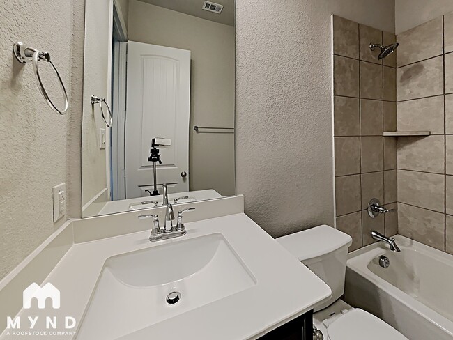 Building Photo - 14844 Gentry Dr