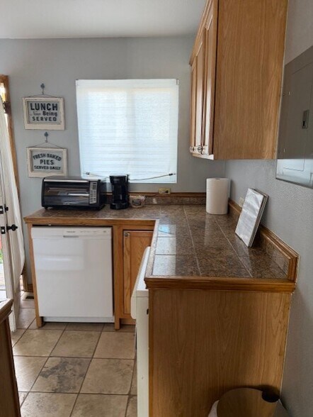 Building Photo - 1808 Grove St