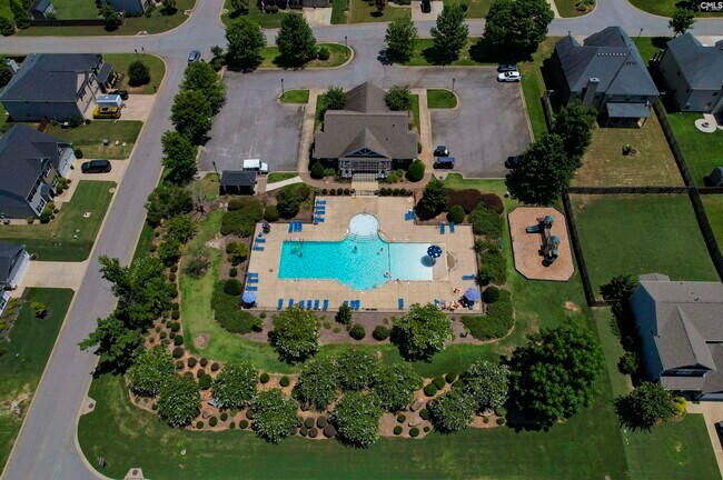 Building Photo - 414 Tulip Way