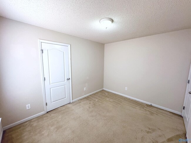 Building Photo - 120 Clover Ridge Dr