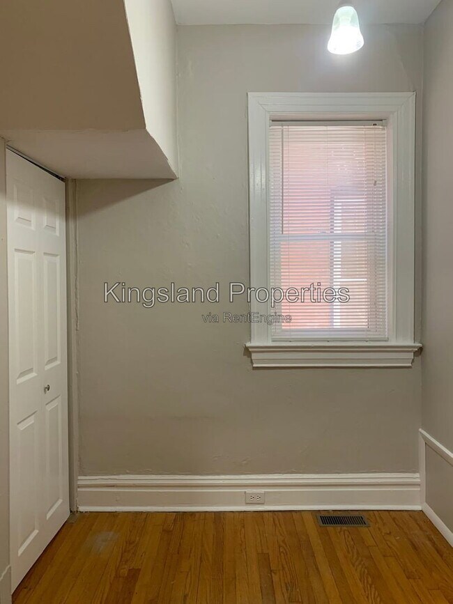Building Photo - 4068 Flad Ave