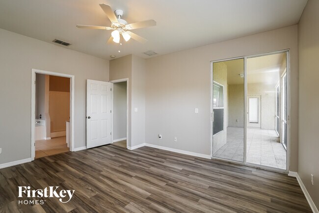 Building Photo - 1817 NW 15th Terrace