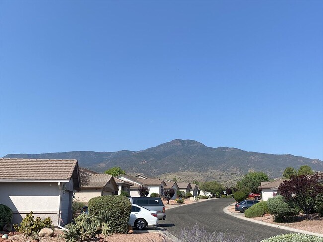 Building Photo - 1605 W Bronco Ln