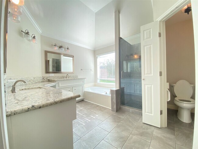 Building Photo - 2222 Alberton Ln