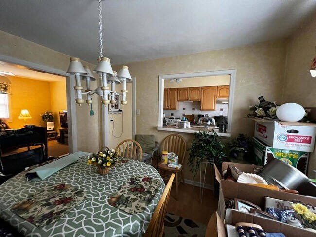 Building Photo - Lovely Cherry Hill Parke 2nd floor 2 bedro...