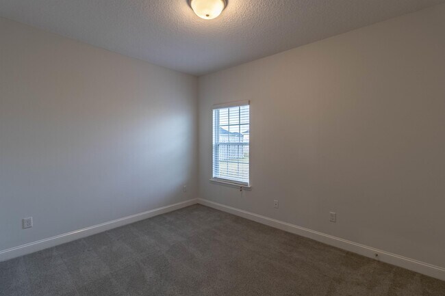 Building Photo - 260 Rutledge Dr