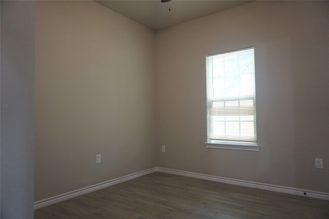 Building Photo - 11488 Underwood St