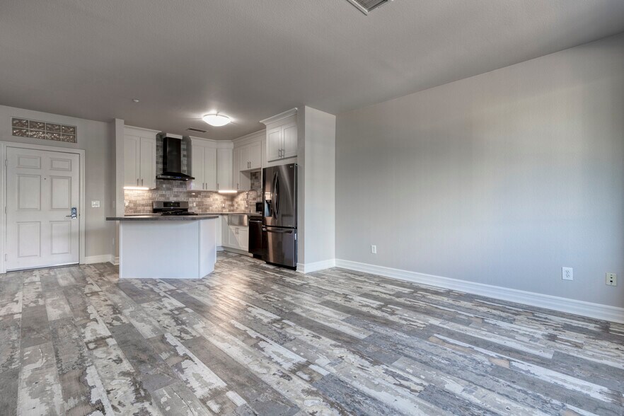 Building Photo - 550 Park Blvd