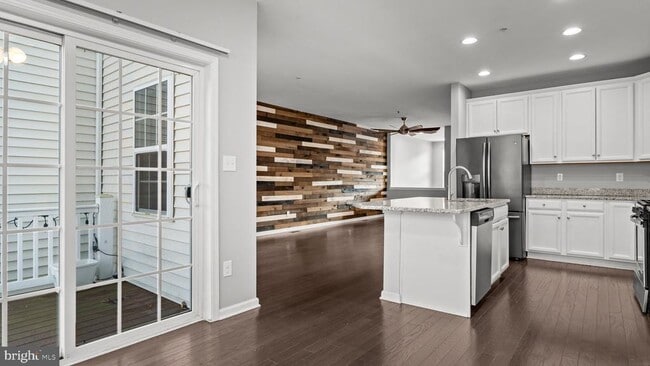 Building Photo - 2231 Evin Dr