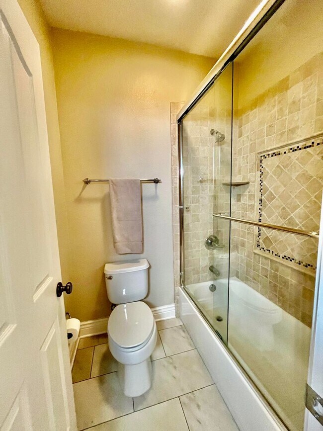 Building Photo - 3381 Black Oak Dr