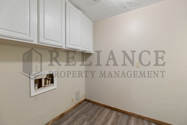 Building Photo - 211 S Emporia St