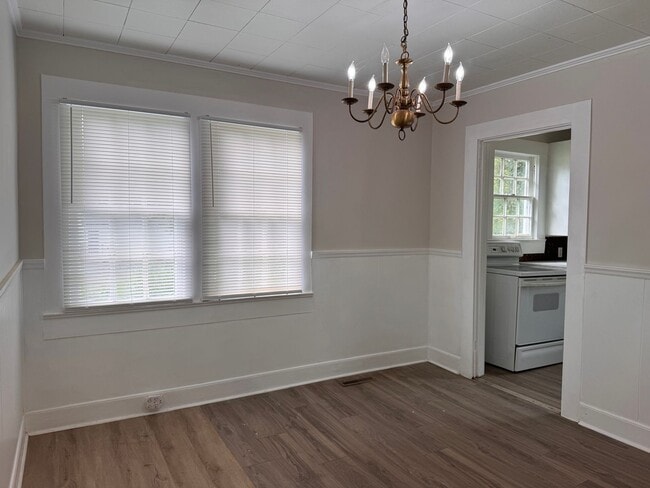 Building Photo - 422 S Wadesboro Blvd