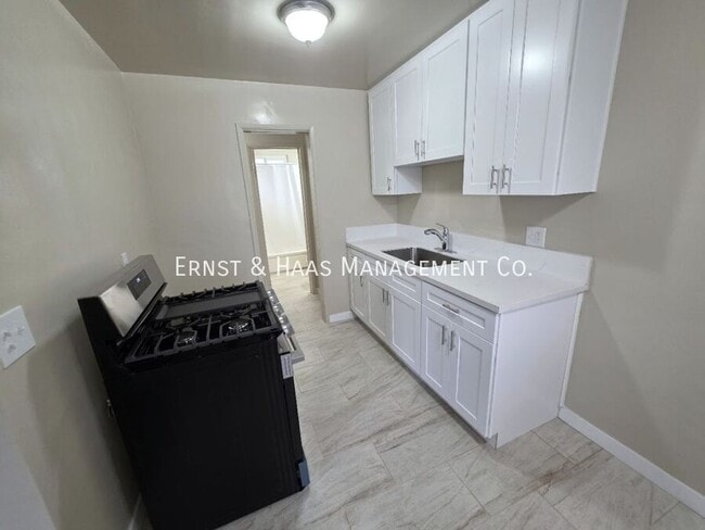 Building Photo - 9119 Rose St