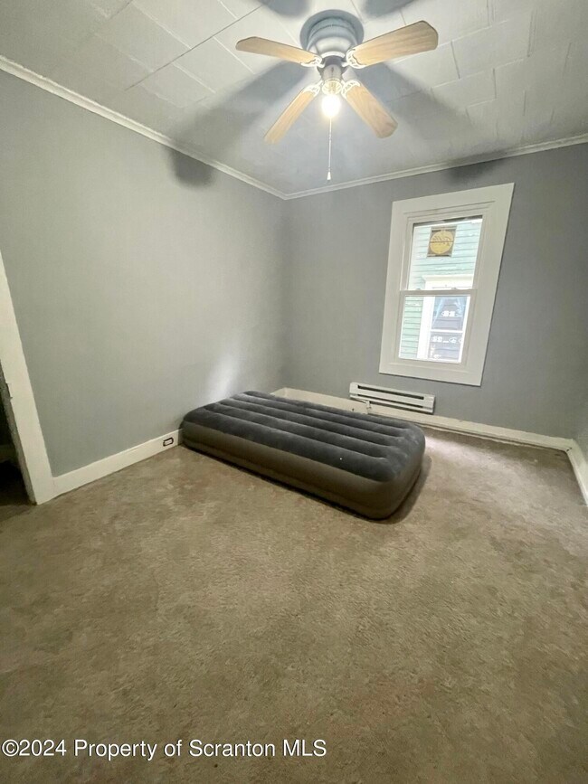 Building Photo - 112 Salem Ave