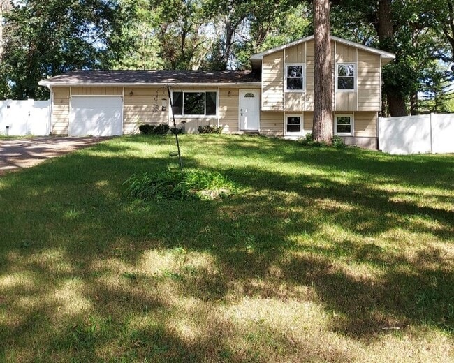 Building Photo - Charming 3-Bedroom Home Near Downtown Stillwater!