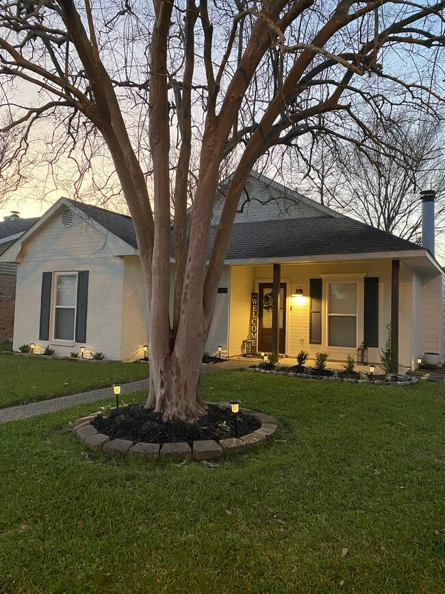 Primary Photo - 734 Meadow Bend Dr
