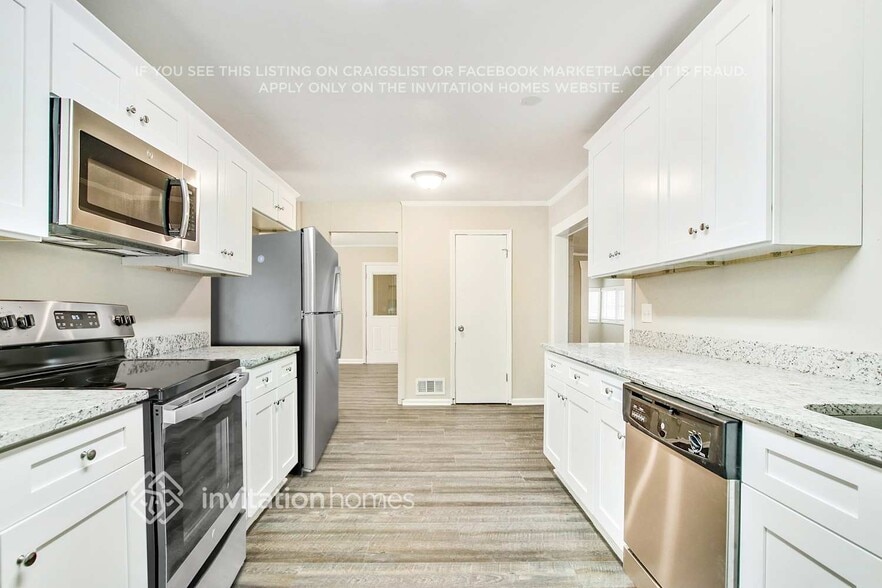 Building Photo - 2496 Montezuma Cir