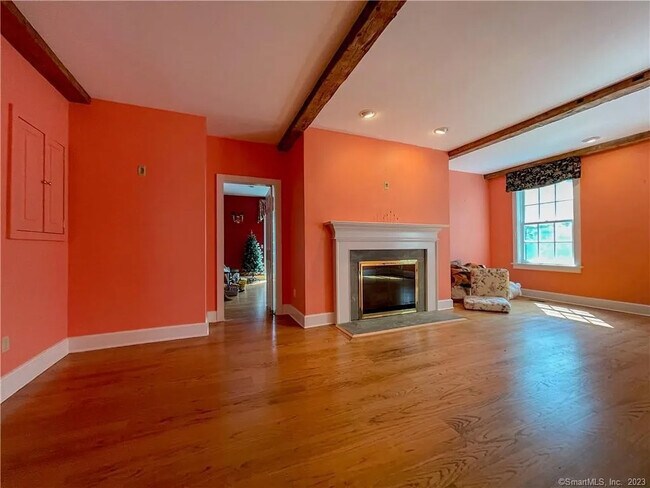 Building Photo - 14 Hemlock Rd