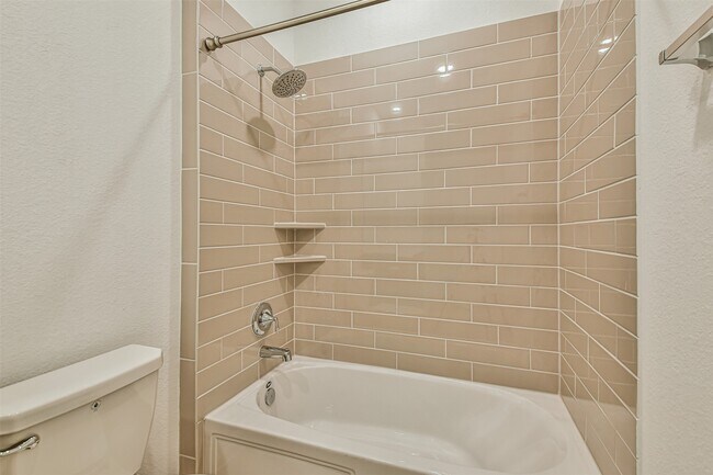 Building Photo - 678 Royal Arch Dr