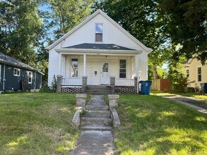 Building Photo - 2 Bedroom 2 bathroom in Alton