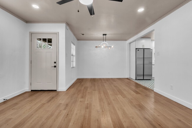 Building Photo - 4895 Helene Rd