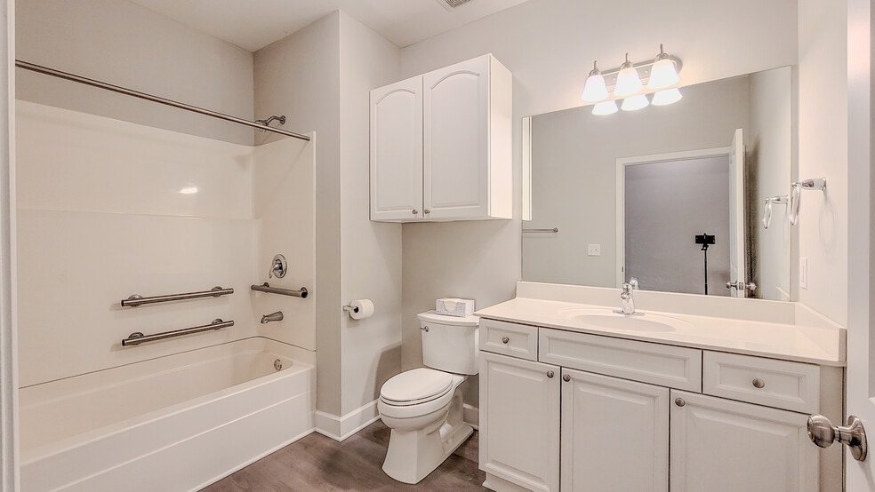 Building Photo - 7232 Althorp Way