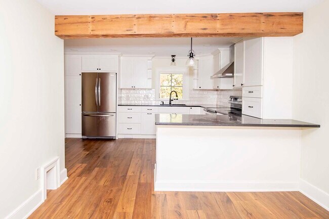 Building Photo - 39 MERRITT Ave