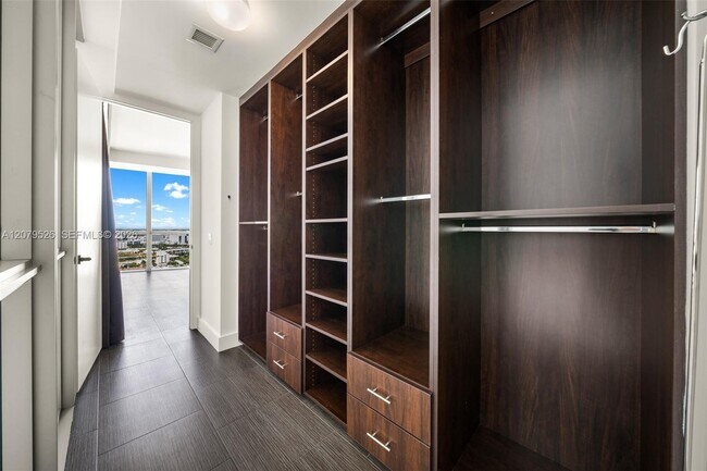 Building Photo - 1100 Biscayne Blvd