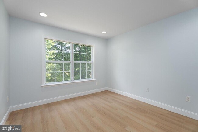 Building Photo - 29 Garfield Way