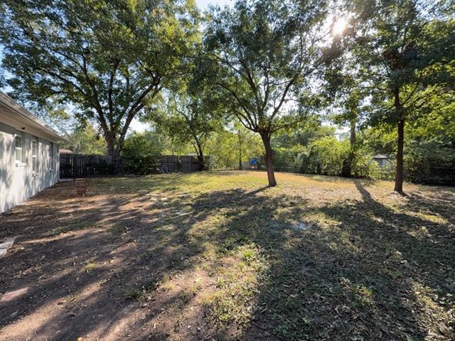 Building Photo - 1202 Valley View Dr