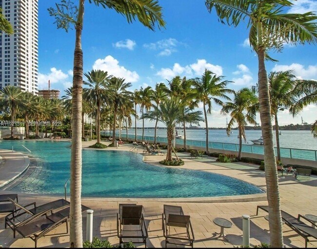 Building Photo - 1500 Bay Rd