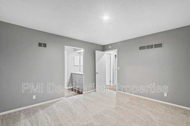 Building Photo - 16306 W 141st Terrace