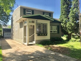 Building Photo - 1448 Albany Ave