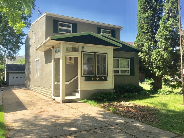 Primary Photo - 1448 Albany Ave