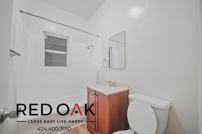 Building Photo - 1111 S Norton Ave