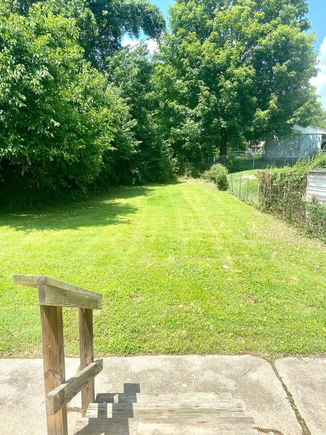 Building Photo - 3 Bedroom home in the Chickasaw Neighborho...
