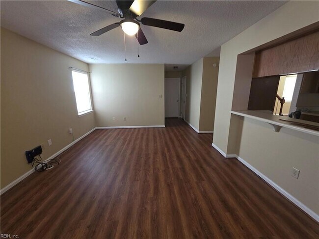 Building Photo - 1460 Berkshire Dr
