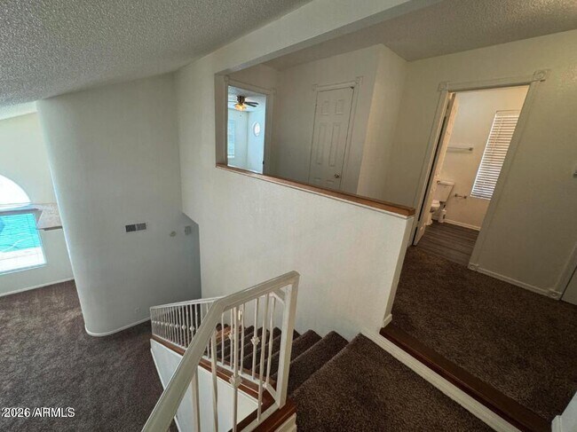 Building Photo - 4053 E Woodland Dr