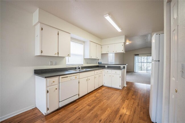 Building Photo - 812 Marcia Loop