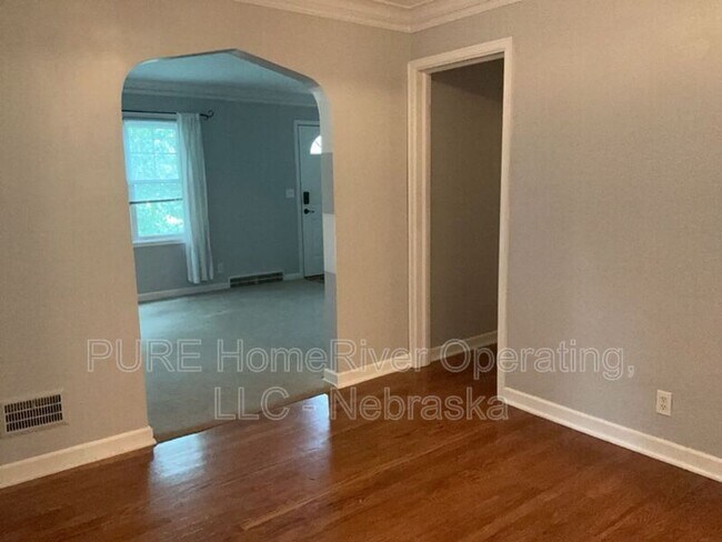 Building Photo - 1302 S 51st Ave