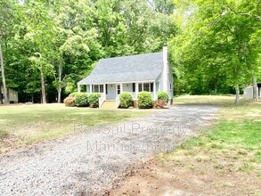 Building Photo - 5187 Oak Creek Cir
