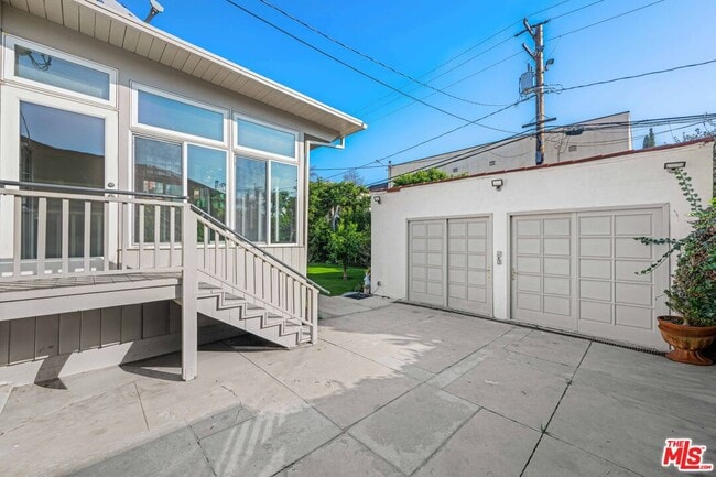 Building Photo - 208 S Rodeo Dr