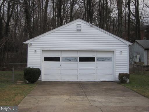 Building Photo - 2131 Pimmit Dr