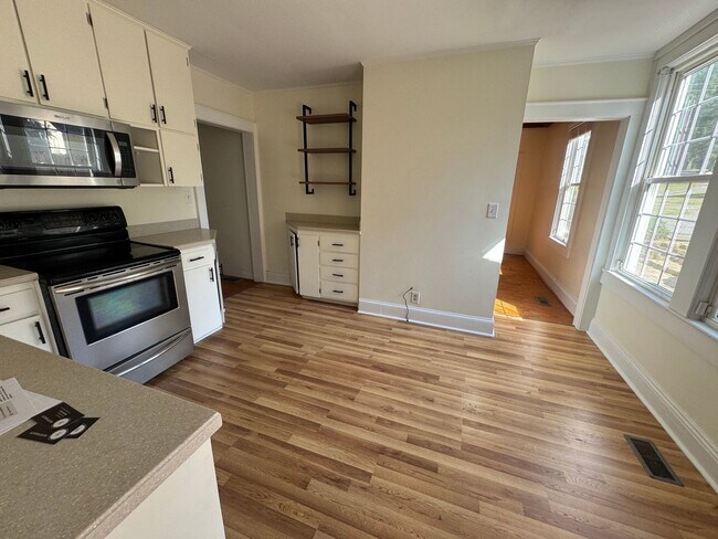 Building Photo - 207 Edgemont Ave