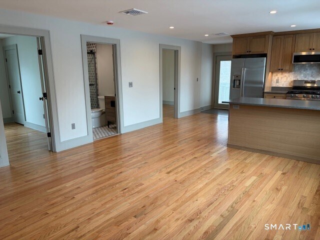 Building Photo - 108 Wilson St