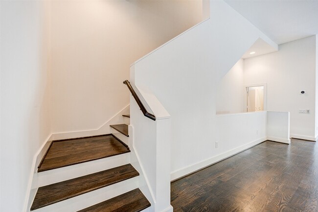 Building Photo - 2333 Sperber Ln