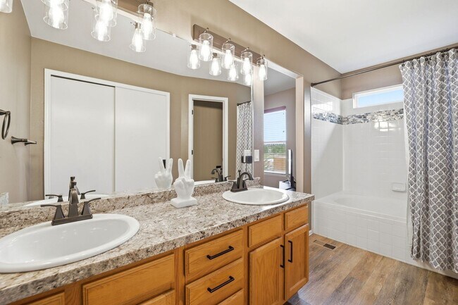 Building Photo - 1108 Scarlet Oak Dr