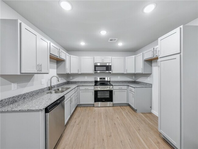 Building Photo - 6505 NW Altus St