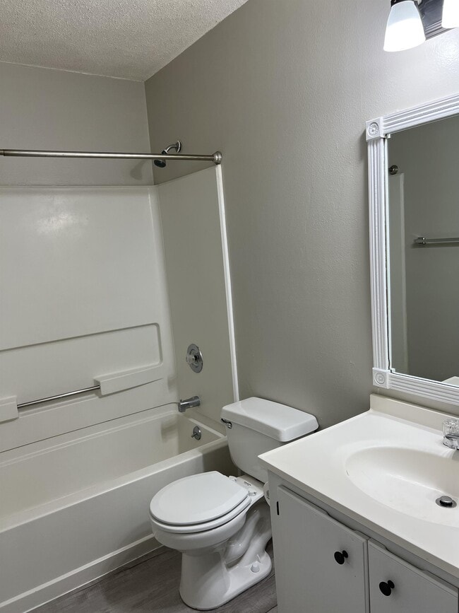 Building Photo - 274 Hunters Branch Dr