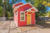 Building Photo - 303 Mountain View St